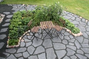 Oriveden Tumma pihakivi